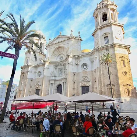 Monisimo En El Corazon De Cádiz